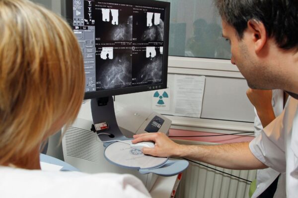 ماموگرافی BI-RADS 0 و BI-RADS 1 | مرکز تصویربرداری هسته ای دکتر قائمیان